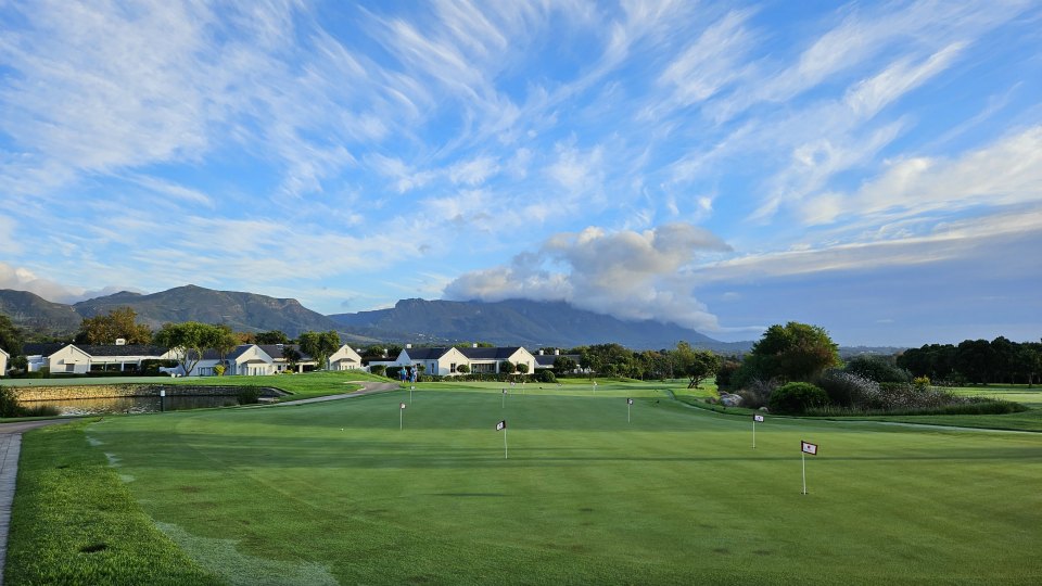 <h2>The Best of South Africa Escorted 2023</h2> 14 Nights | 6 Rounds | March 11 - 25